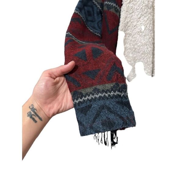 Hollister Aztec Southwestern Sherpa Open Front Fringe Cardigan Multicolor Sz XS - Picture 4 of 9